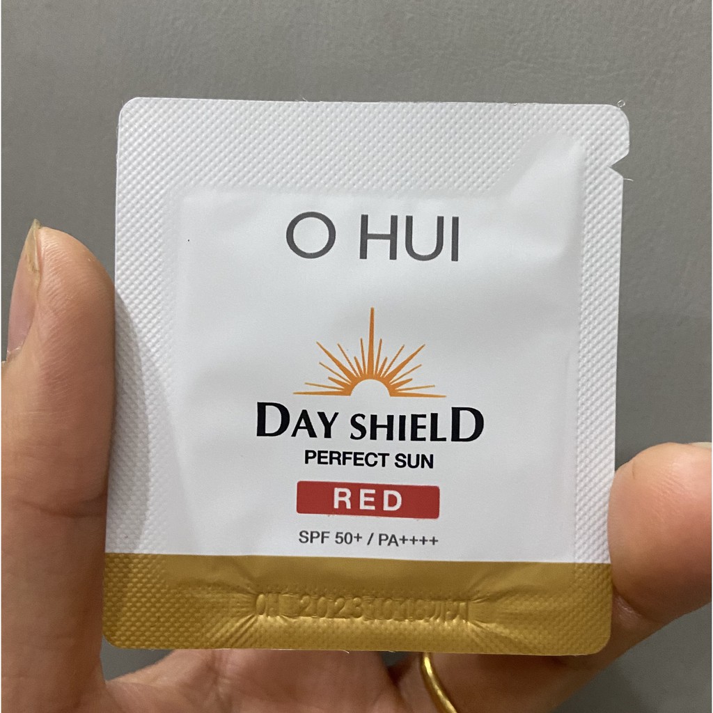 Gói kem chống nắng OHUI Day Shield Perfect Sun Black 1ml | BigBuy360 - bigbuy360.vn