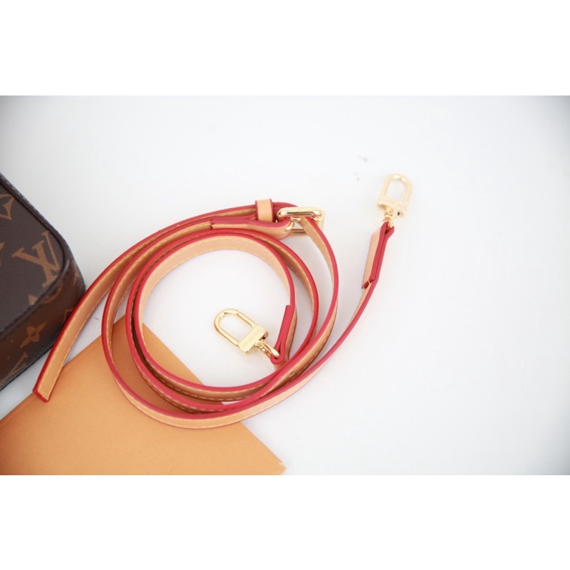 Túi kẹp nách W266-25 LV kèm dây fullbox nguyên seal kèm quai đẹp mê