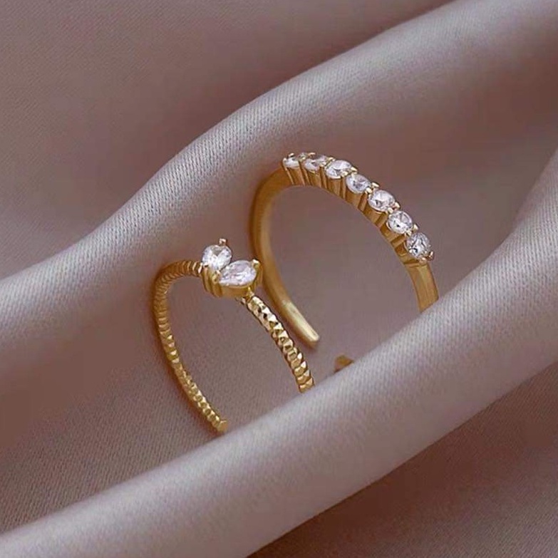 Nhẫn bạc Nhẫn một hàng đá và tim nhỏ cặp đôi Van Jewelry V10739 nhẹ nhàng nữ tính