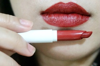Son Colourpop lippie stix