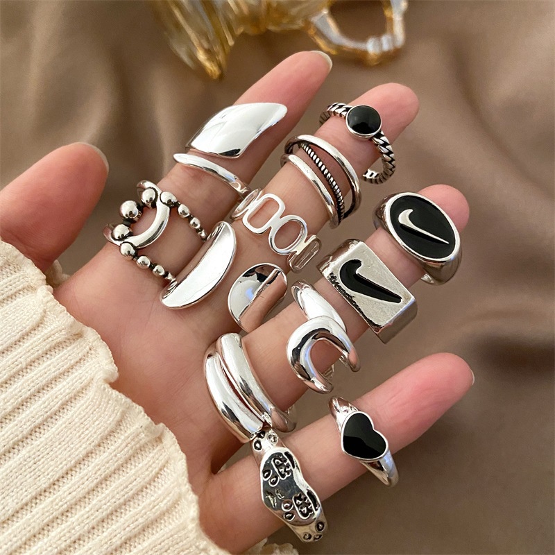 Nhẫn Mở Hình Trái Tim Màu Đen Phong Cách Cổ Điển Cho Nữ