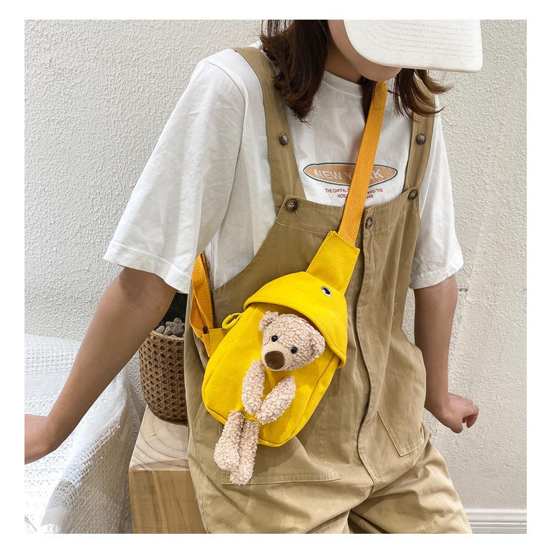 Túi Đeo Chéo Kèm Gấu Bông Như Hình, Túi Tote Gấu Bông Xinh Yêu, Kute - Có lỗ thông tai nghe | BigBuy360 - bigbuy360.vn