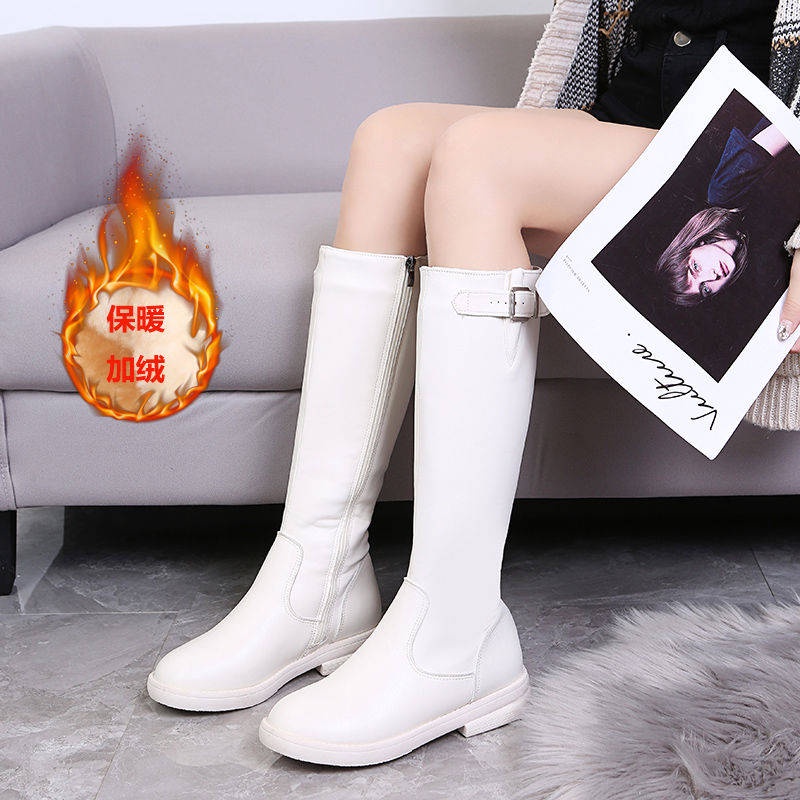 Giày bốt trắng cổ cao đến đầu gối đế dày có khóa kim loại thời trang mùa thu mới 2021