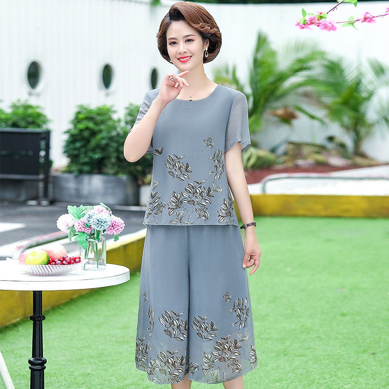 Váy ngắn mùa hè cho mẹ Bộ đồ hai mảnh có tay áo năm 2021 mới phong cách phương tây trung niên cul