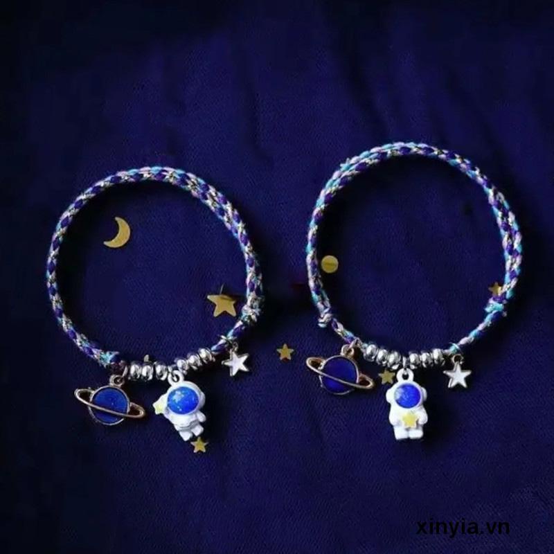 vòng tay đôi màu xanh Vòng tay kim loại mặt hình phi hành gia dành cho cặp đôi