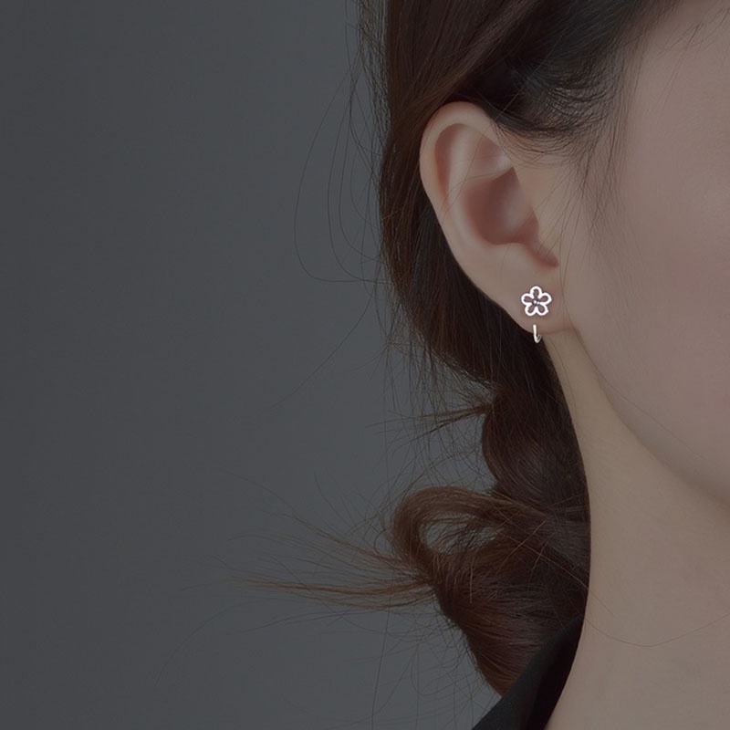 Đôi Bông Tai Mạ Bạc Hình Bông Hoa Dễ Thương Dành Cho Nữ