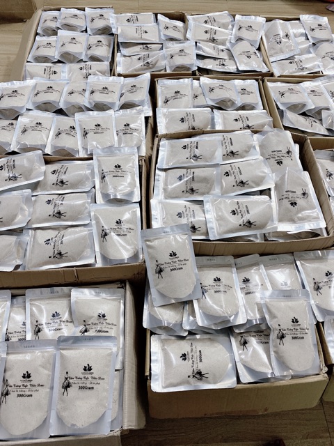 Ủ TRẮNG CAFE (dùng cả face và body) . 300gr chính hãng | BigBuy360 - bigbuy360.vn