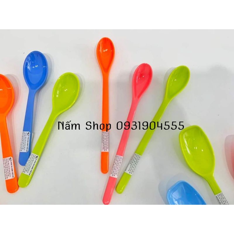 Thìa nhựa, muỗng ăn dặm sâu lòng cho bé nhựa an toàn