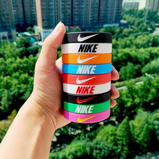 Vòng tay silicon in logo Nike phong cách bóng rổ cá tính
