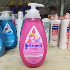 Sữa tắm / Dầu gội Johnson ‘s Baby óng mượt bé gái và thơm mát năng động 500ml