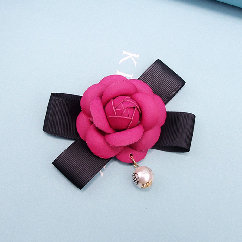 Ghim cài áo hình hoa đính ngọc trai giả sang trọng