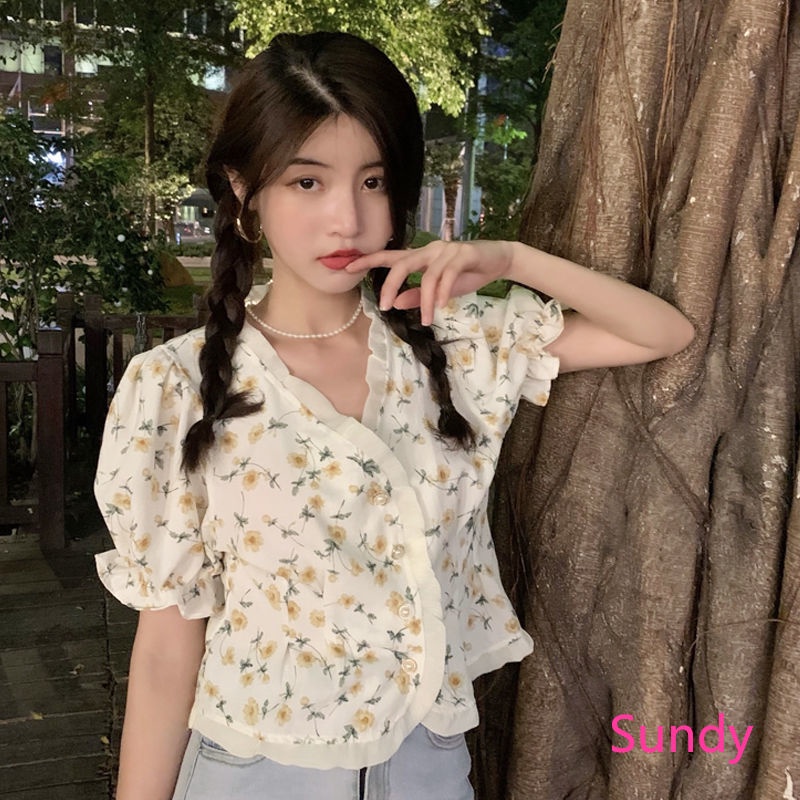 Áo croptop họa tiết hoa thiết kế thanh lịch cho nữ