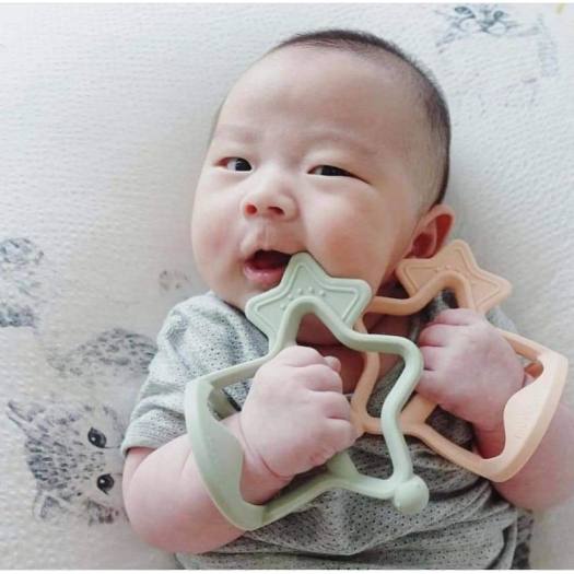Gặm Nướu MOYUUM ⚡𝟭𝟬𝟬% CHÍNH HÃNG⚡ Kích Thích Phát Triển Răng Và Nướu Cho Bé từ 3m+