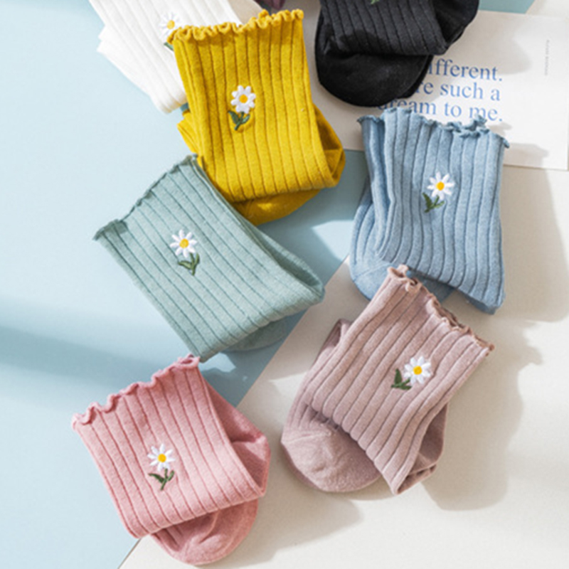 【cfh】Streetwear Little Daisies Embroider Cute Socks Women Japanese Korean Harajuku Style Kawaii Socks Autumn Winter for Ladies | BigBuy360 - bigbuy360.vn