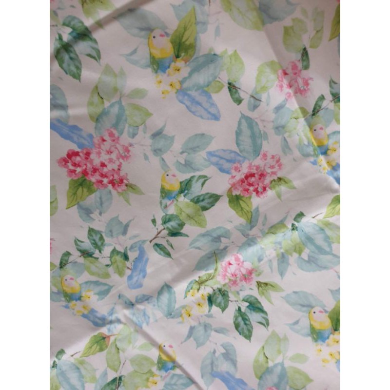Kaki khổ 1m30 cm, dài 1m 40cm nền kem họa tiết nhẹ nhàng ,dãn 2 chiều, chẩt bóng nhẹ . Thích hợp may quần ôm, đầm A...