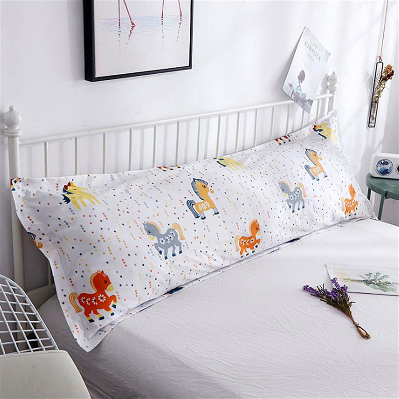 Vỏ gối ôm dài bằng satin mịn mượt có khóa kéo tiện dụng