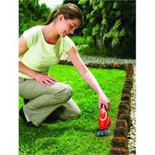 Máy tỉa cành dùng pin Black&Decker GSL700KIT - Hàng chính hãng