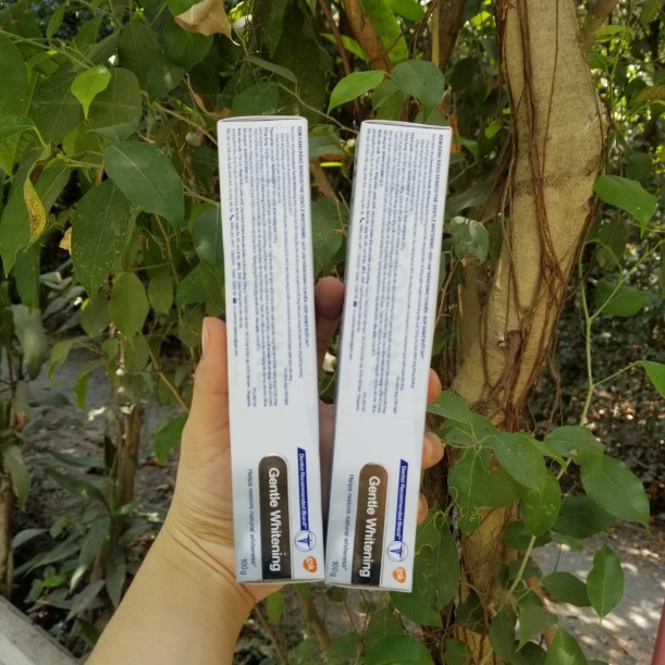 Kem đánh trắng răng Sensodyne Gentle Whitening 100g