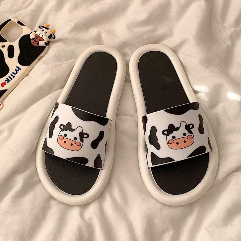 (2 mẫu) dép nữ quai ngang bò sữa in hình cute trend