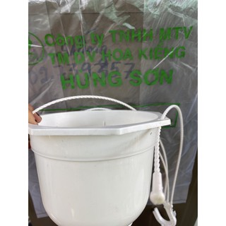 chậu nhựa treo ban công