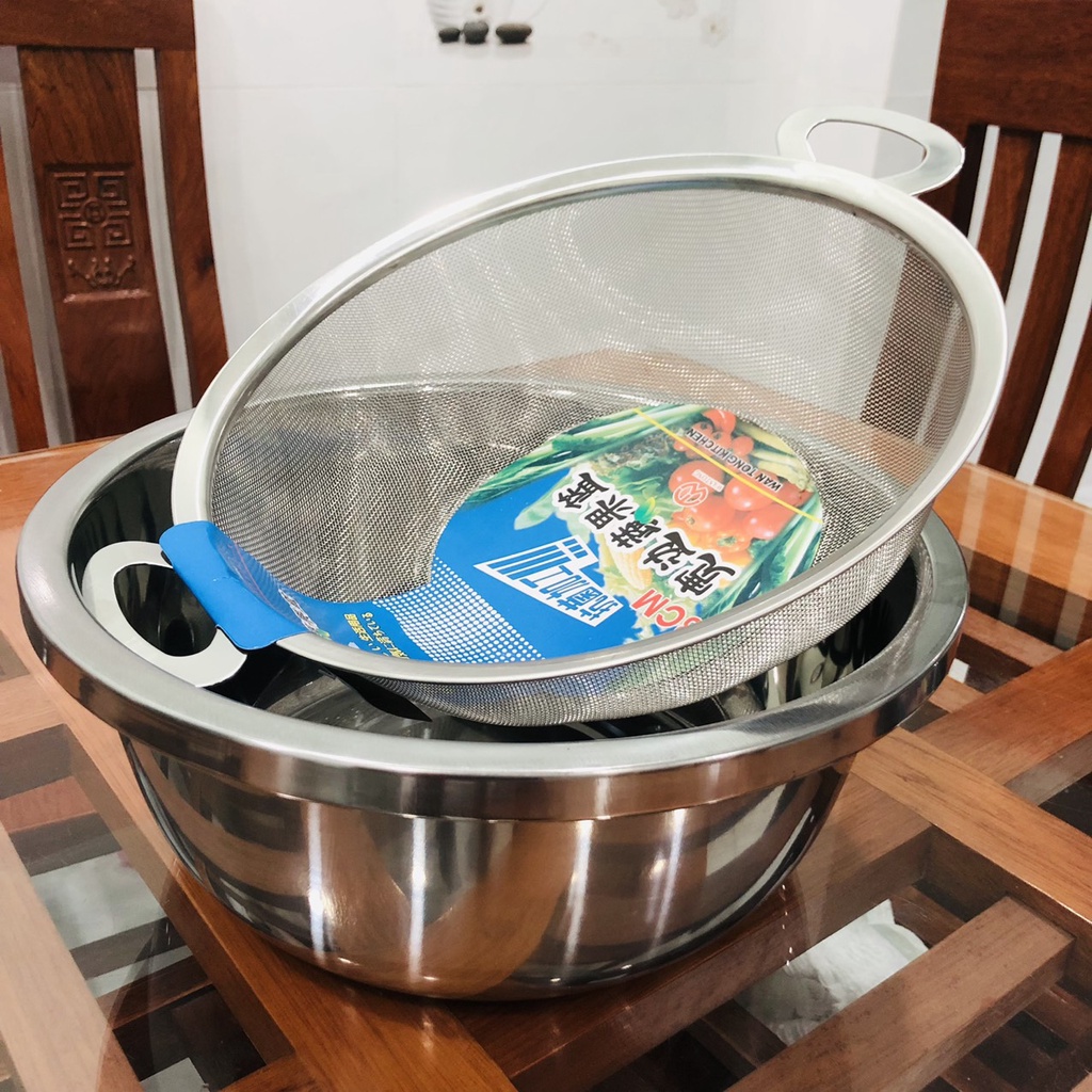Combo   Thau Inox 30 CM và rổ lưới inox có đế 28 CM có quai đựng rau củ cho nhà bếp thêm tiện lợi