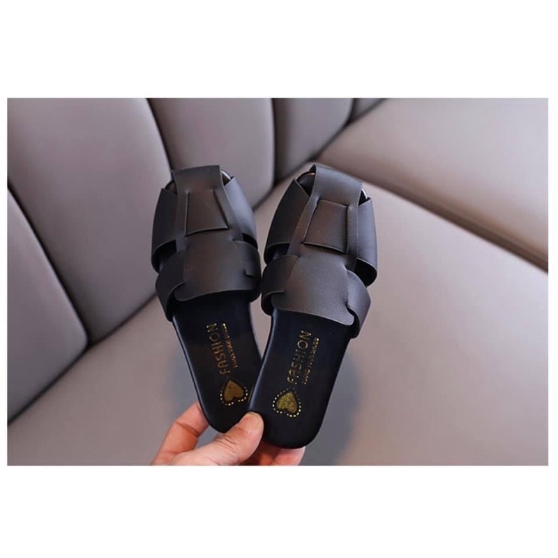 Dép sục bé gái mã D2