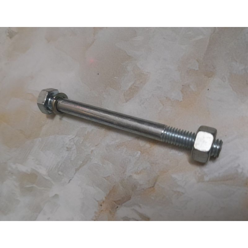 Óc xỏ ngang treo máy hay treo lòng xe Wave.