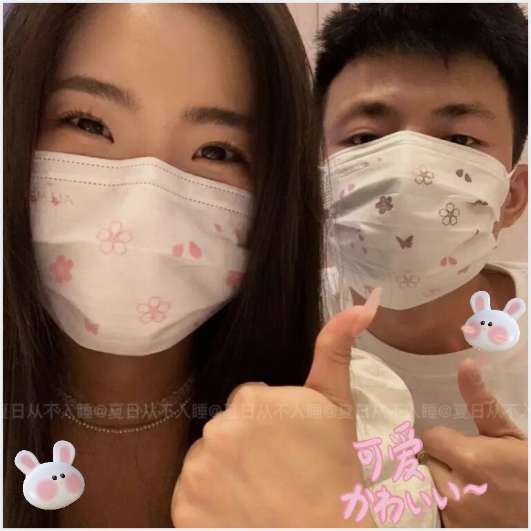 Set 10 Khẩu Trang Thoáng Khí Thay Đổi Màu Theo Nhiệt Độ Họa Tiết Hoa Anh Đào Lãng Mạn