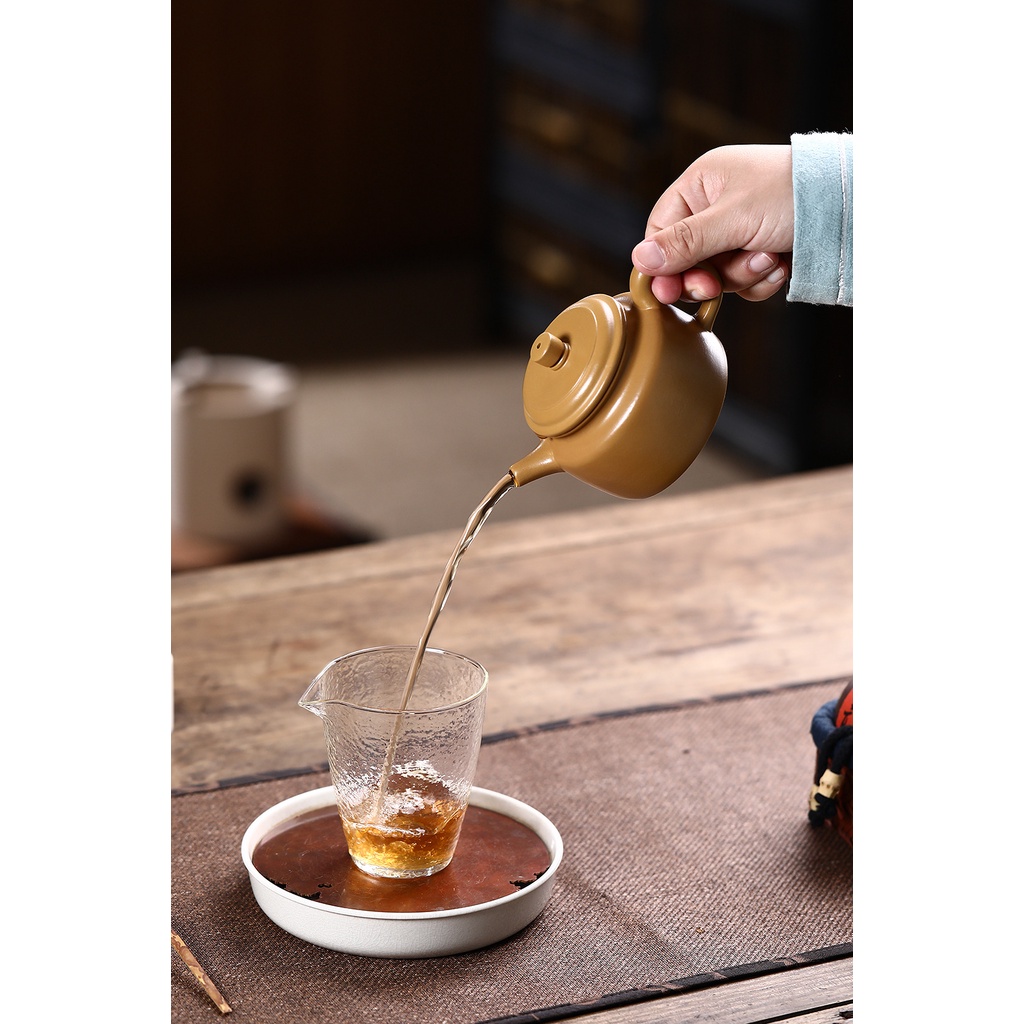 Ấm Tử Sa Nghi Hưng Đức Chung 250 ml (Hoàng Kim Chu Nê)