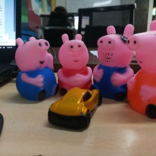 Đồ chơi bồn tắm heo peppa chút chít