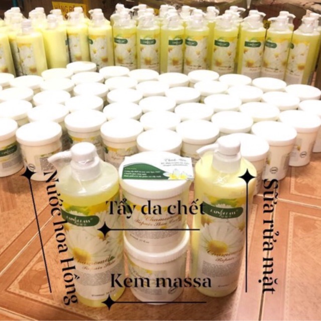 Bộ sản phẩm chăm sóc da Hoa Cúc tại spa