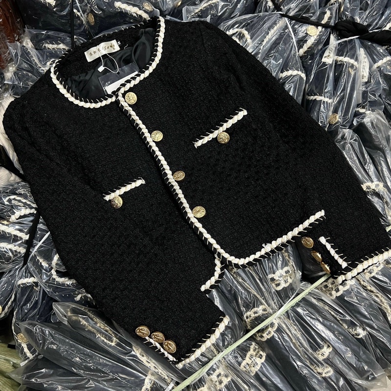 Áo Dạ Tweed viền Thừng cổ tròn cúc vàng đứng form