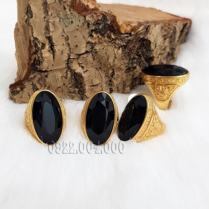 Nhẫn nam đá đen to, bự và dài.
