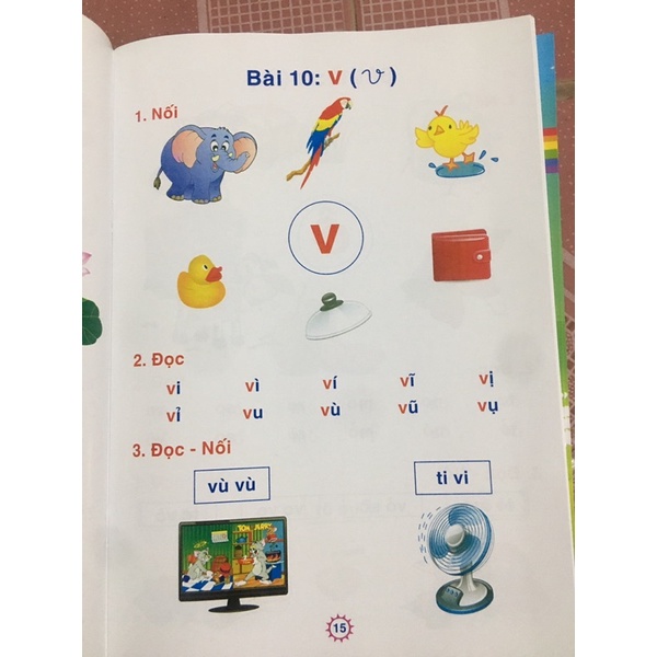 Sách Bé làm quen với tiếng việt