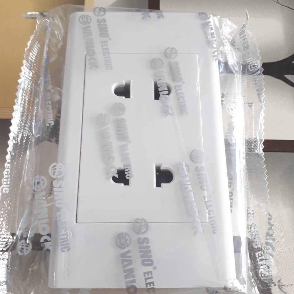 Ổ cắm đôi 2 chấu S18U2 - SINO VANLOCK