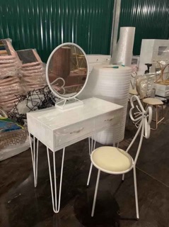 Bàn phấn cực đẹp giá mềm