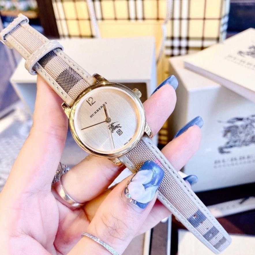 (Thẻ bảo hành 12 tháng) (burberry nữ) Đồng hồ nữ Burberry dây da cao cáp, kẻ caro tính tế, thẻ bảo hành 12 tháng  - dong