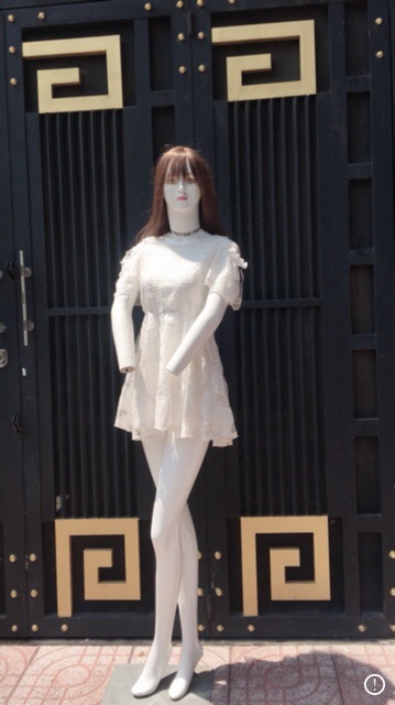 Công chúa ren trắng size M