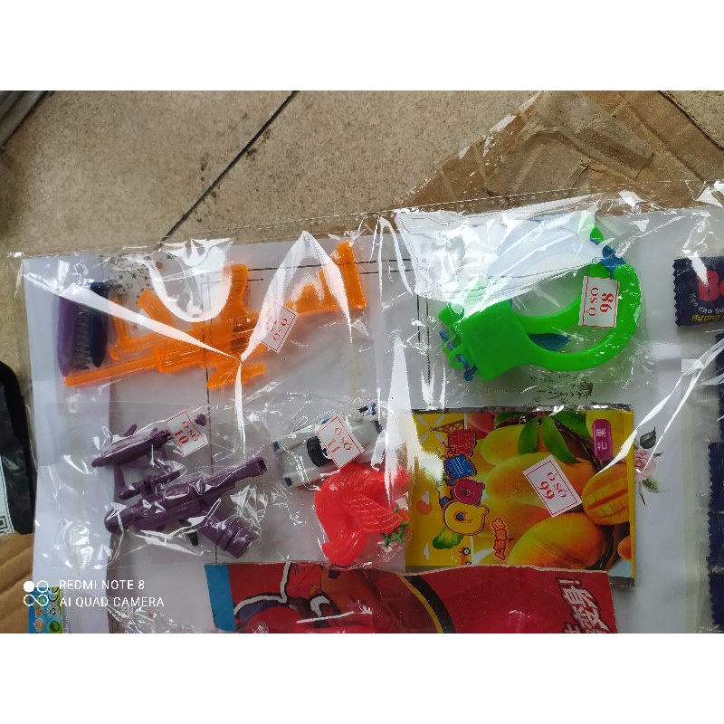 Vỉ 90 kẹo cao xu bóc thưởng 12  con trúng thuiqngr