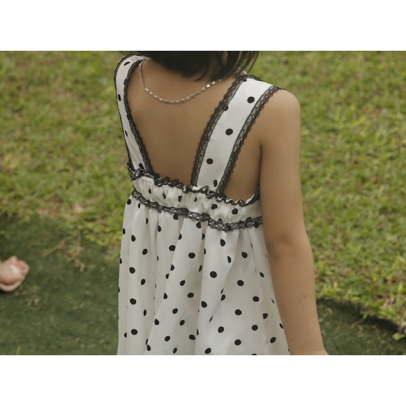 Váy tằm trắng chấm bi, váy hai dây bé gái, tặng kèm kẹp nơ xinh