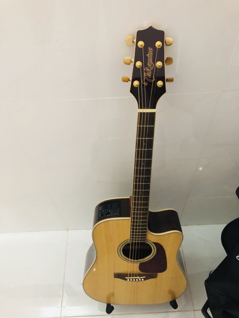 Guitar takamine gd71ce