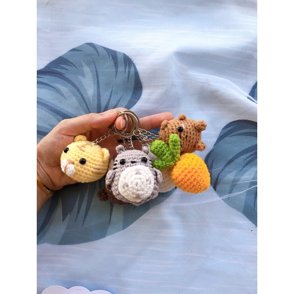 Móc chìa khoá làm bằng len handmade