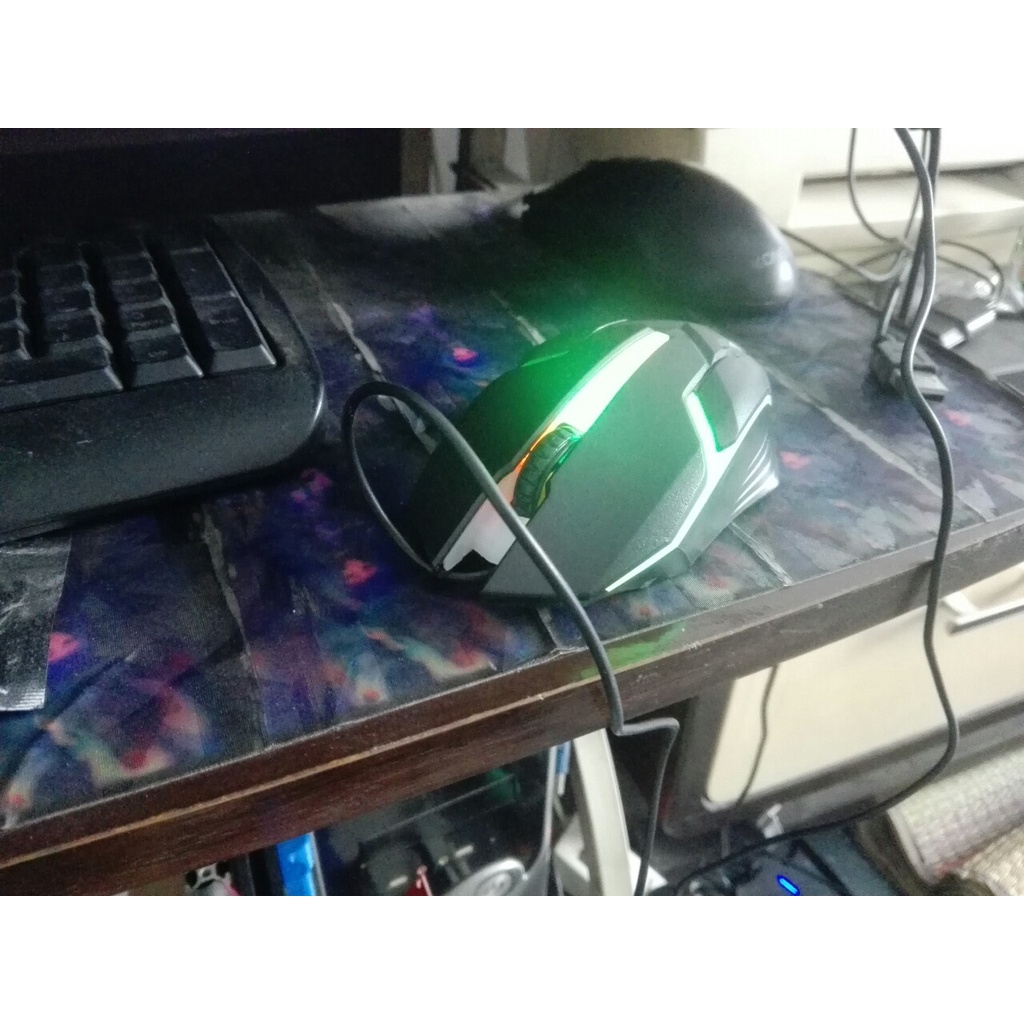 Chuột máy tính có led đổi màu đa sắc dành cho game thủ siêu nhạy - tặng tấm lót chuột trơn dành cho dânh art