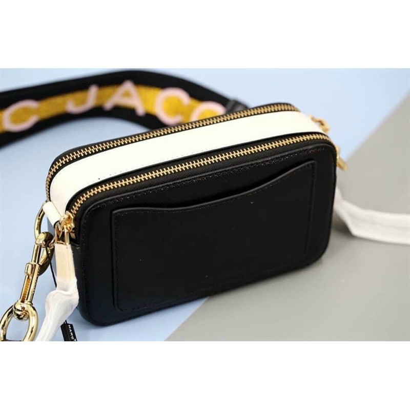 TNS-Túi đeo chéo dáng hộp 2 ngăn dây đeo bản to cá tính Marcie-đen dây vàng kim tuyến