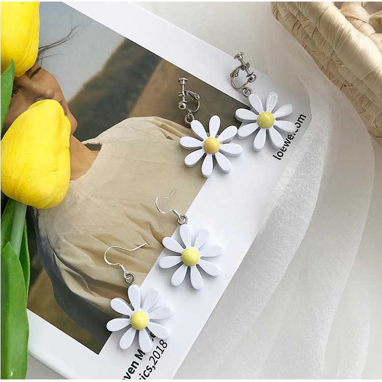 Dây chuyền/ Khuyên tai kiểu hoa cúc phong cách Hàn Quốc thời trang dành cho nữ 13141