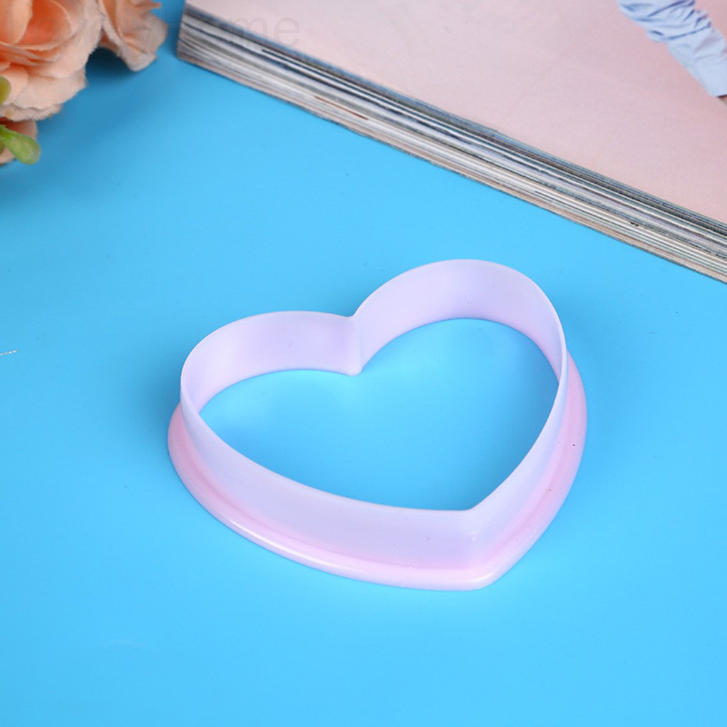 Set 4 khuôn cắt làm bánh tạo hình trái tim trang trí đáng yêu