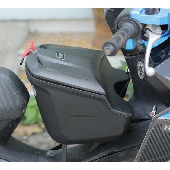 Thùng giữa Givi G12N cho xe Winner V1, Winner X,  Exciter 150 chính hãng dung tích 12 lít nhựa PP nguyên sinh cao cấp
