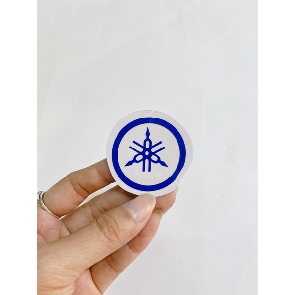 Tem logo biểu tượng Yamaha phản quang 4.1cm, dán trang trí xe máy cao cấp