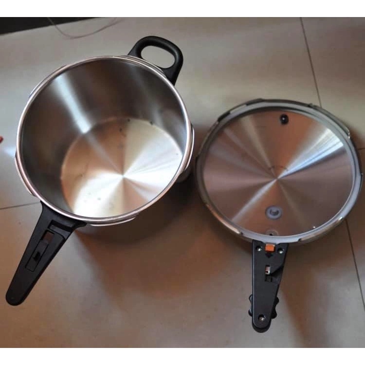 Nồi áp suất WMF Perfect dung tích 4.5L chất liệu thép Cromargan sang trọng, nhập Đức chính hãng