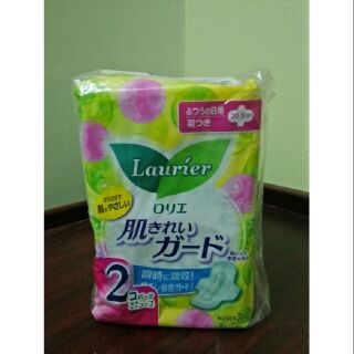 Băng vệ sinh laurier có cánh/không cánh